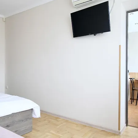 Svobodi 6-8 * Lviv