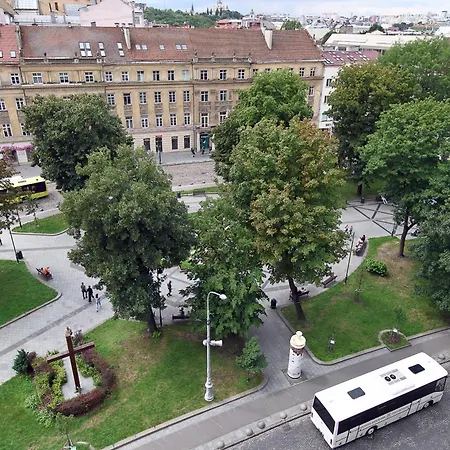 Svobodi 6-8 * Lviv